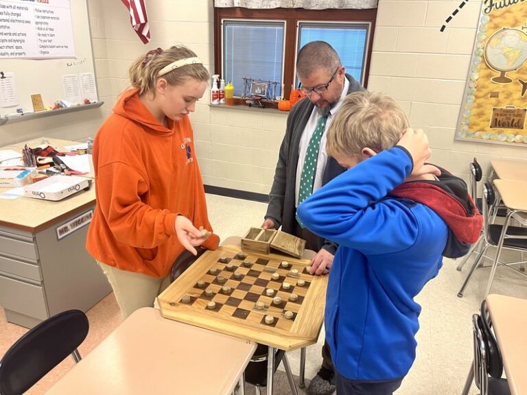 GHS Students Create Checkerboards Used In GMS Roar