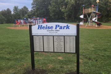 A New Sign Appears In Heise Park